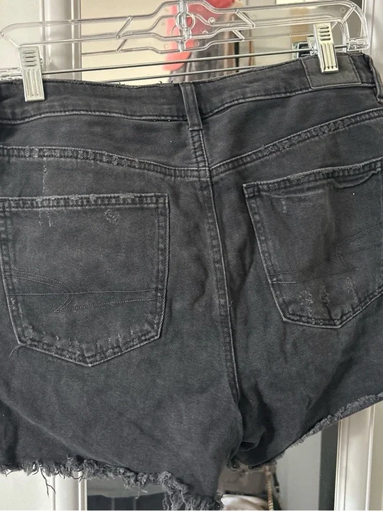 American Eagle Outfitters Black Distressed Women’s Jean Shorts - Picture 2 of 2